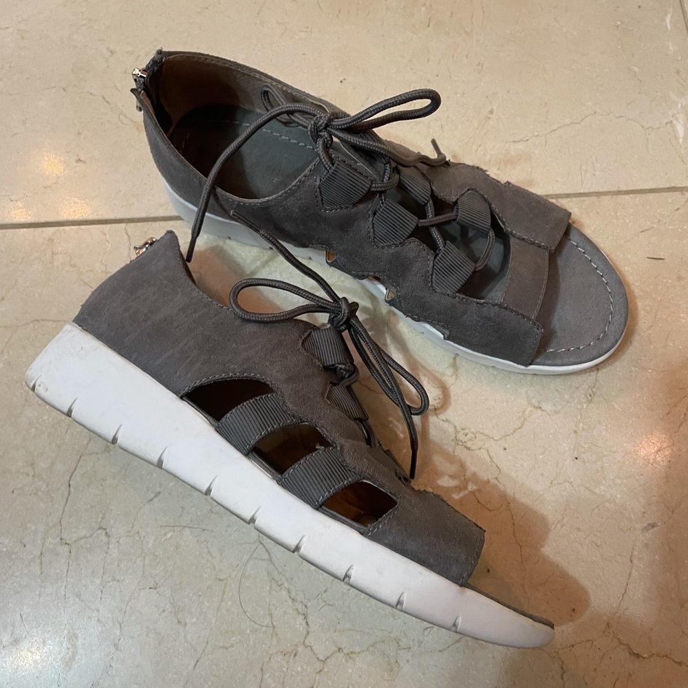 Adrienne Vittadini sport gray sandal shoes